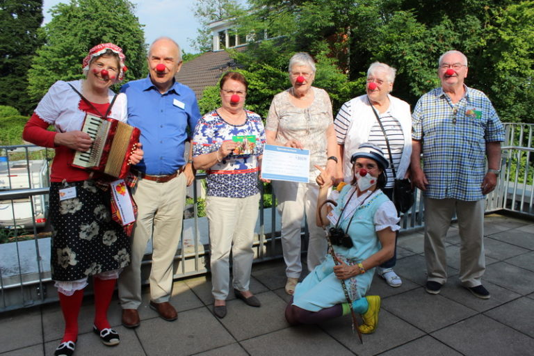 Spendeübergabe der Hausfrauen Neckargmünd (Foto: S.Schnitzler)