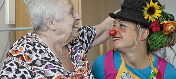 Titelbild der Studie: CAsHeW - Clownsinterventionen in Altenhilfeeinrichtungen - soziale Hilfeleistung unter Berücksichtigung emotionaler Wesensaspekte