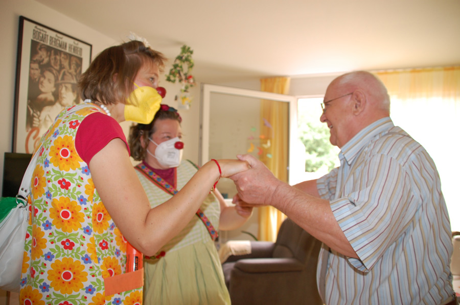 Clowns jetzt auch im AWO Seniorenhaus Lambrechter Tal (Foto: Annette Theuring)
