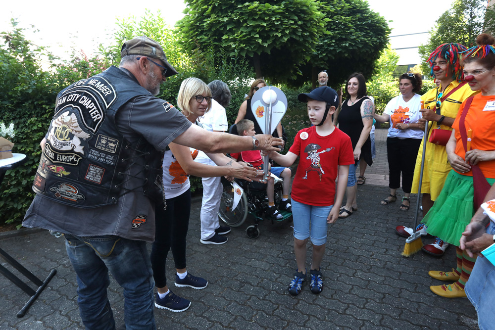 Fackellauf: Clowns unterstützen Kinder-Lebens-Lauf des Bundesverbandes Kinderhospizdienst - Foto: Ambulantes Hospizzentrum Südpfalz
