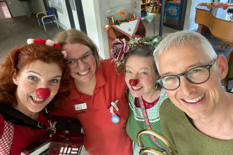 Fluse und Cannelloni und der Posaunist der Deutschen Staatsphilharmonie Rheinland-Pfalz, Jürgen Schaal, im Pauline-Maier-Hauses (Foto:privat)