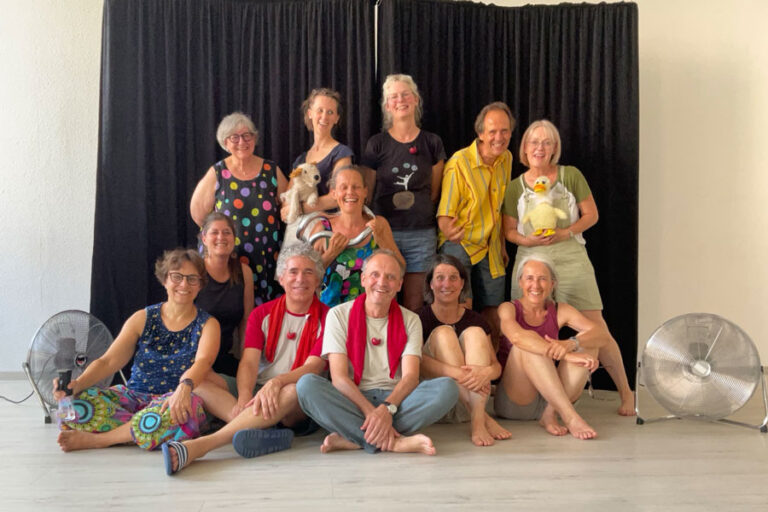 Aktionen 1 Gruppenfoto der Clowns bei der Fortbildung mit Marcel Briand (Foto:privat)